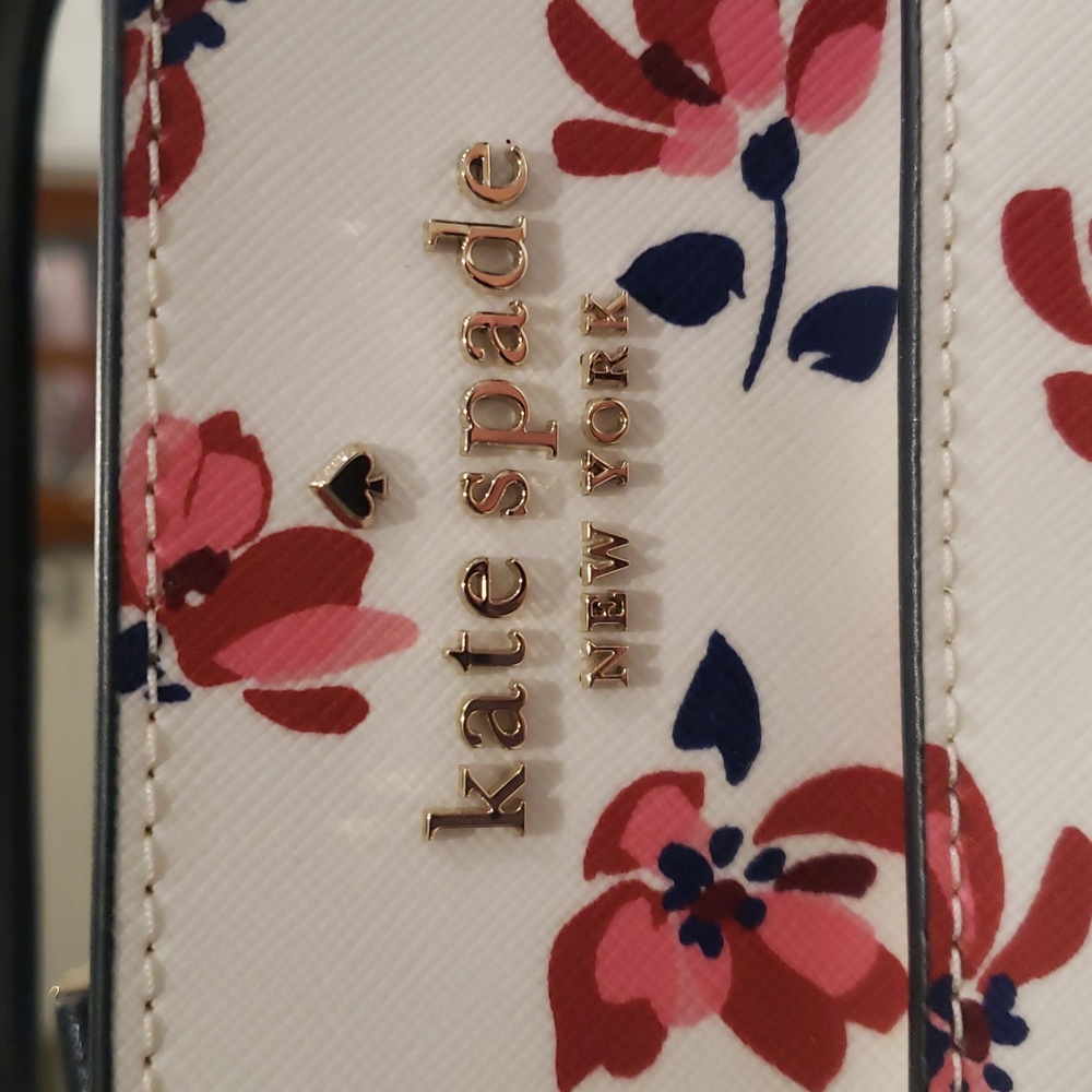 Kate Spade White/Navy/and Red Floral Satchel Size Medium - Picture 2 of 11